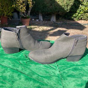 Grey ESPRIT Ankle Boots Booties Women's Size 7.5 Synthetic